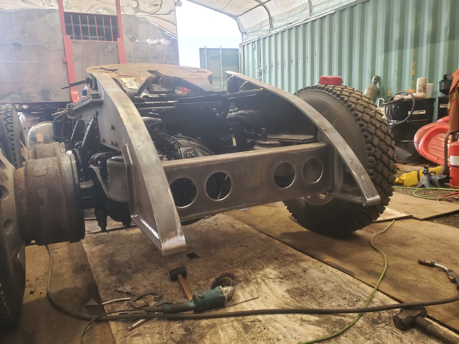 Heavy-duty steel repair and metal fabrication